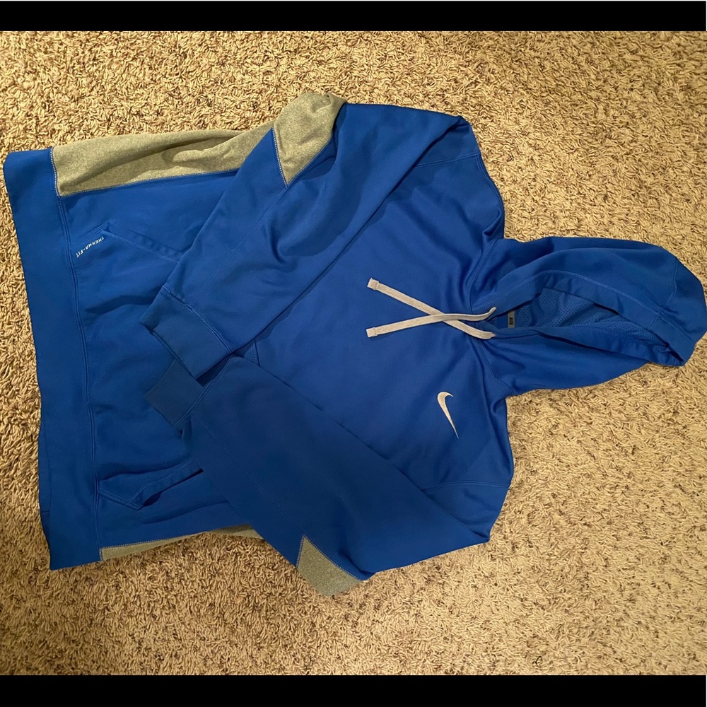 youth (boys) XL Blue Nike Drifit Hoodie